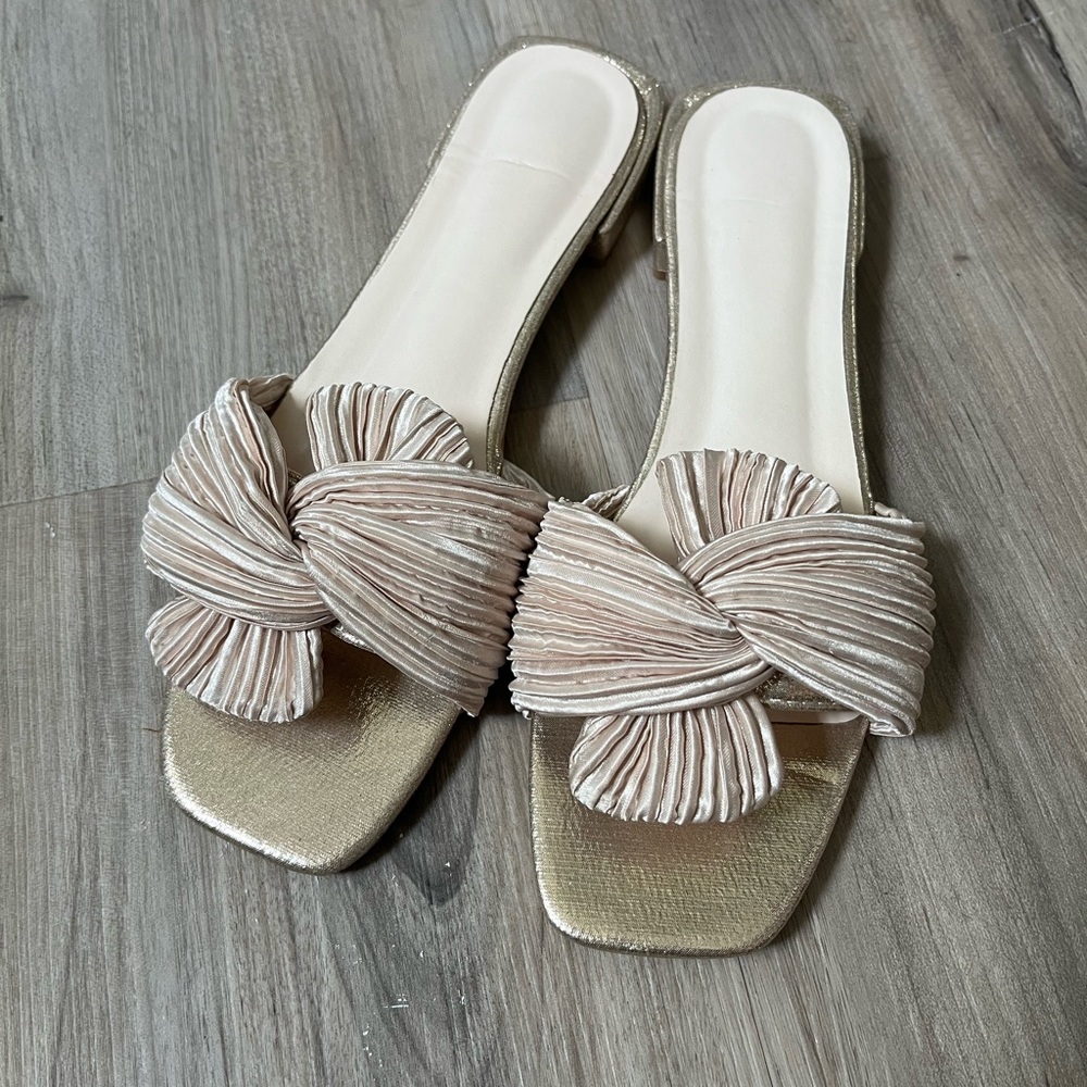 Champagne Knot Sandals